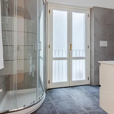 -cavour 8- 3 With Views - Near The Tower *