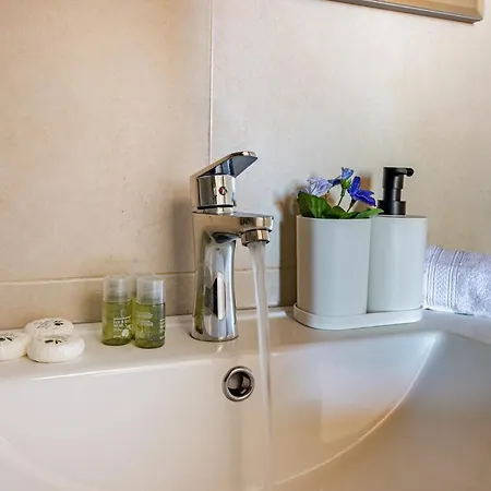 -cavour 8- 3 With Views - Near The Tower Apartament *