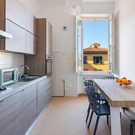 -cavour 8- 3 With Views - Near The Tower *
