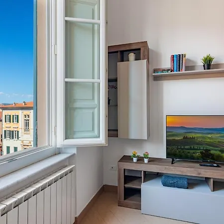 Appartement -cavour 8- 3 With Views - Near The Tower Pise